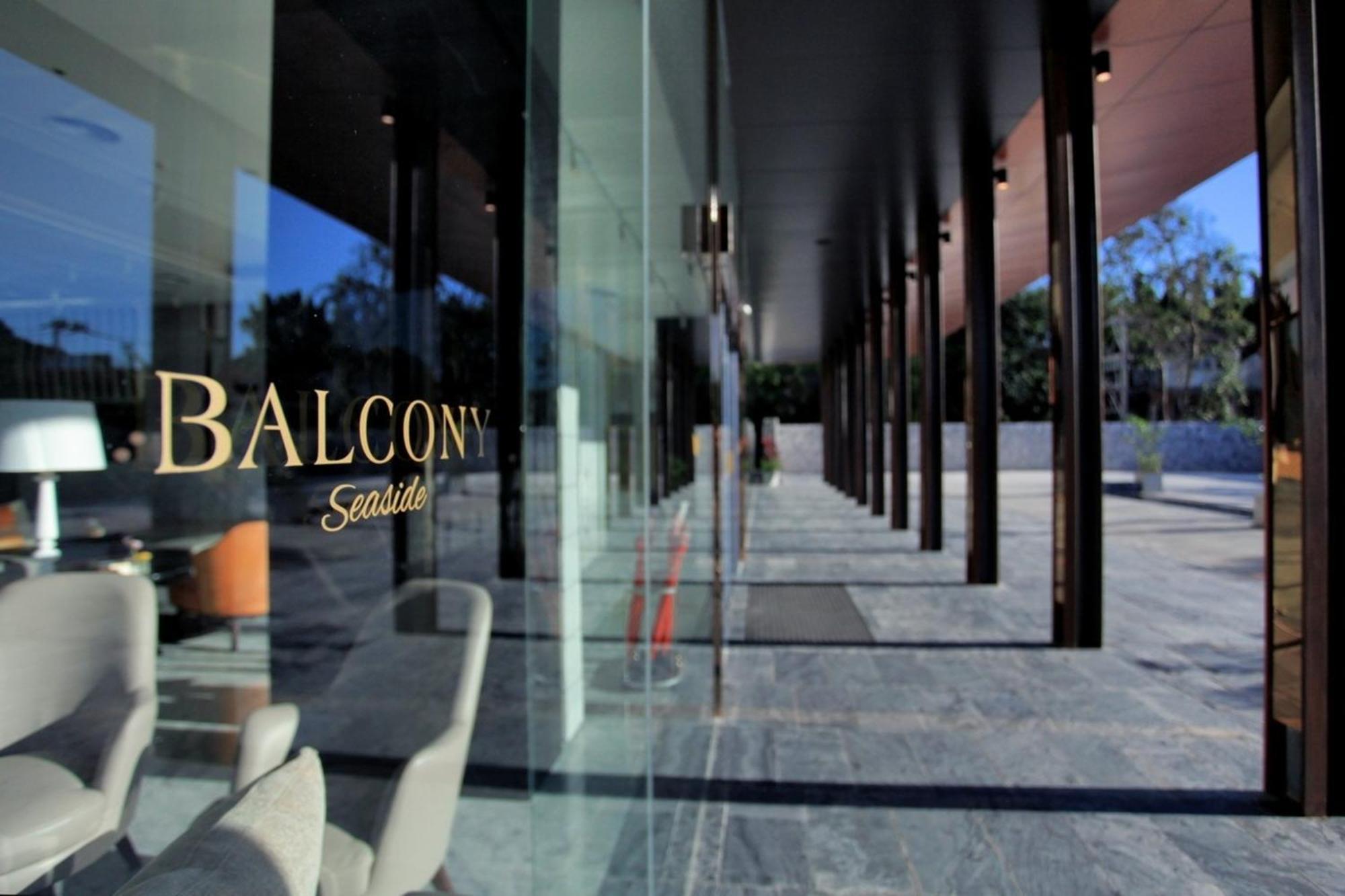 Balcony Seaside Sriracha Hotel & Serviced Apartments Si Racha Exterior photo